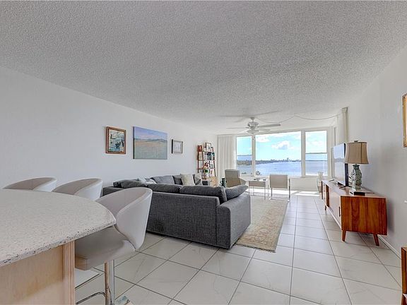 4th image of 634 Edgewater Dr Unit 742