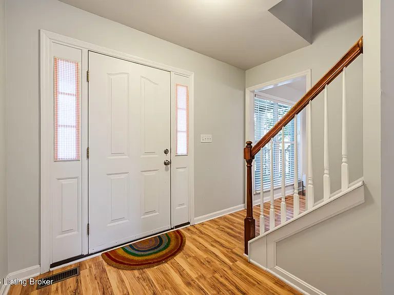 10904 Keene Rd — Photo 2