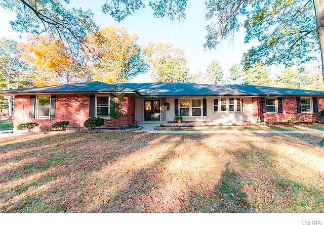1st image of 615 Fairways Cir
