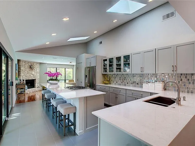 4007 Beaconsdale Dr — Photo 1