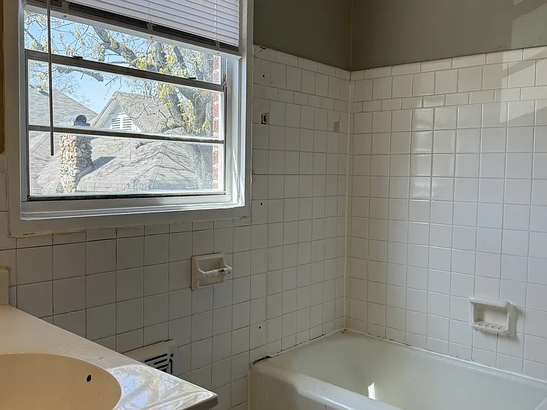 127 Crestview Dr #3 — Photo 10