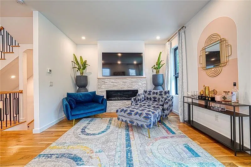 4 bed, 3.5 bath, 2400 sqft, $7,000 — Photo 3