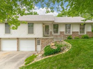 516 NW 66th St, Kansas City, MO 64118