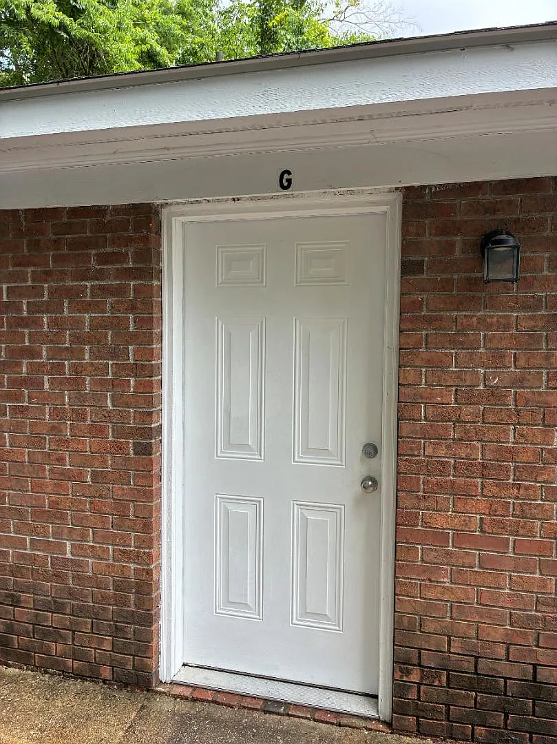 916 E Raleigh Blvd - Apt. G — Photo 2