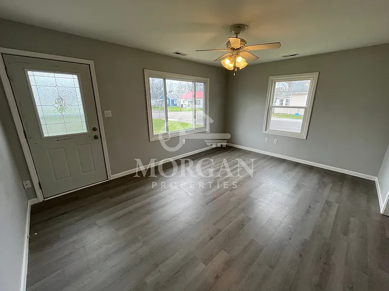 703 E 28th St — Photo 3