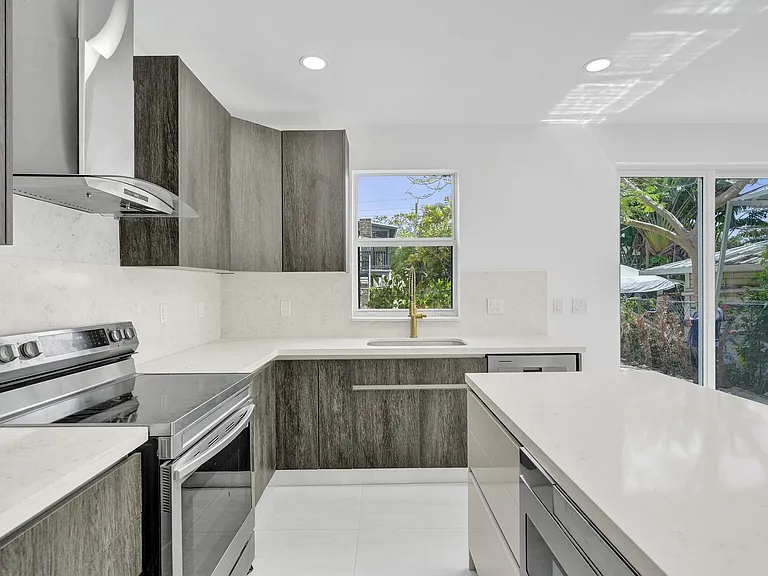 1213 W Las Olas Blvd — Photo 12