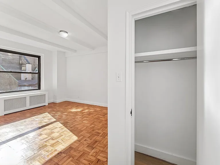 160 W 71st St #11U — Photo 17
