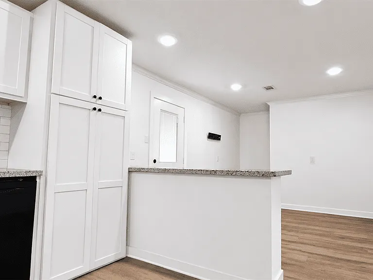 2102 Margaret St #B — Photo 3