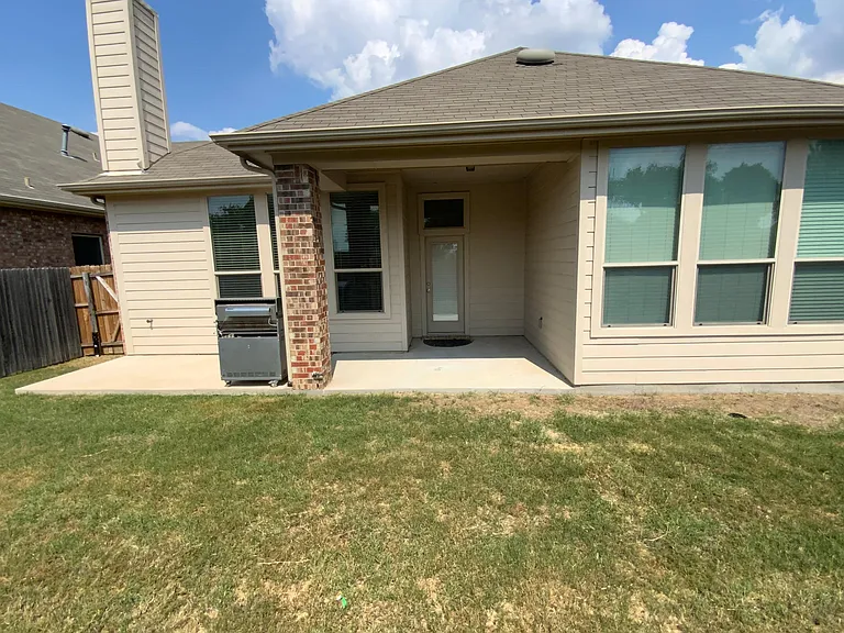 708 Hummingbird Dr — Photo 35