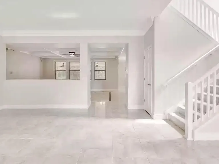 10119 Malpas Point — Photo 14