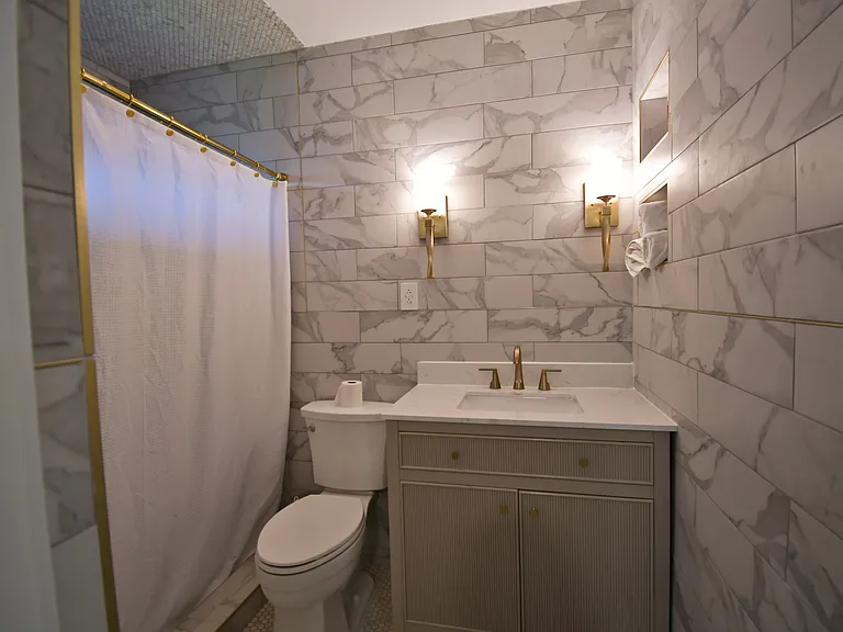 1403 Munger St — Photo 30