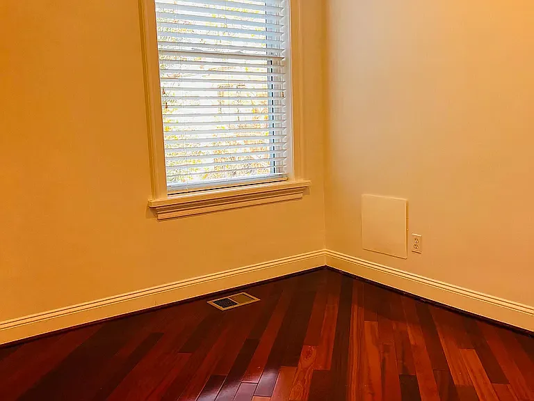 111 Seaton Pl NW — Photo 23
