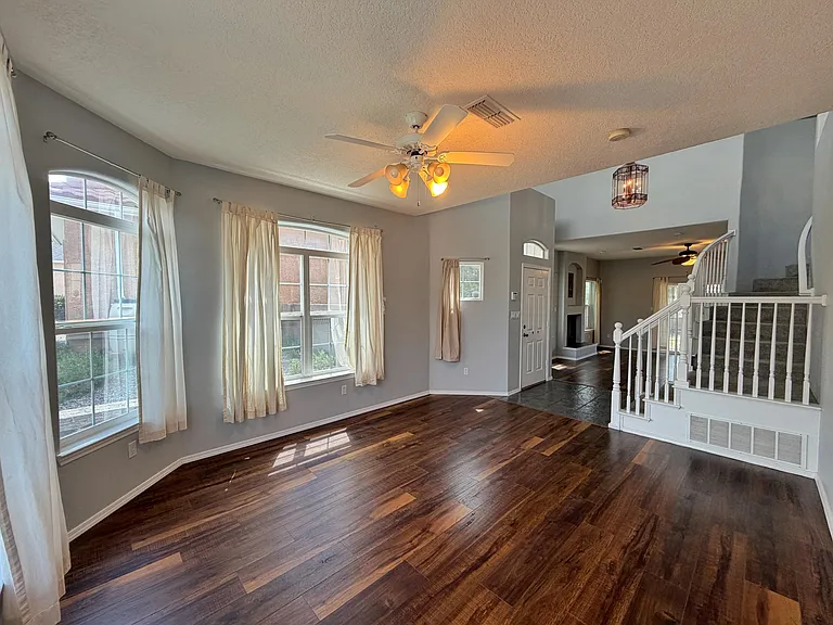 7300 Tricia Rd NE — Photo 21