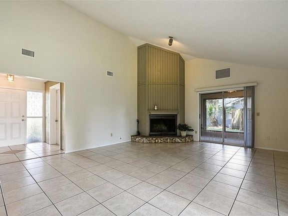 3rd image of 309 Redwing Way
