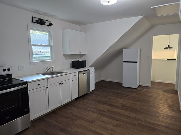 5th image of 463 Cameron St SE #B