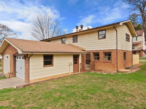 36 Pebblebrook St, Clyde, NC 28721