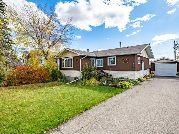 4915 N 51st Ave, Eckville, AB T0M 0X0