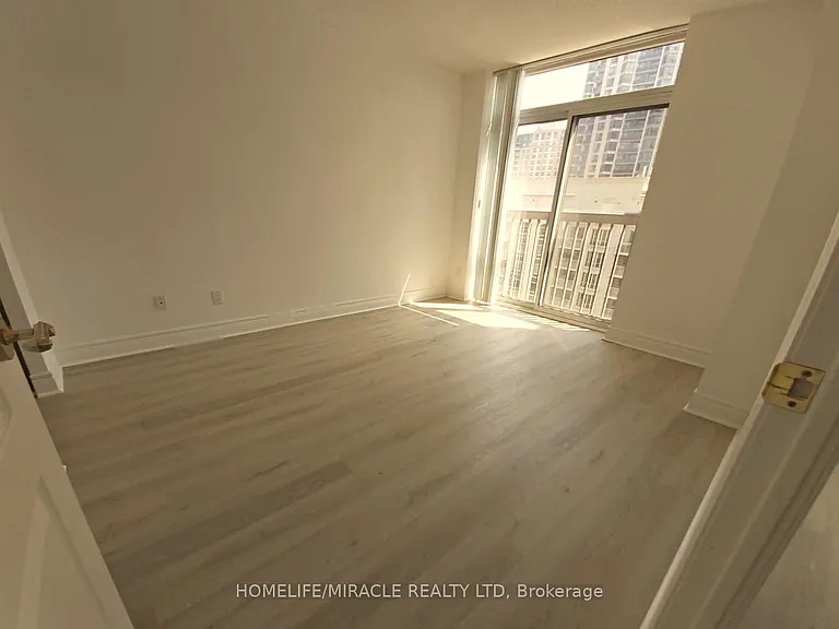5418 Yonge St #1101 — Photo 24
