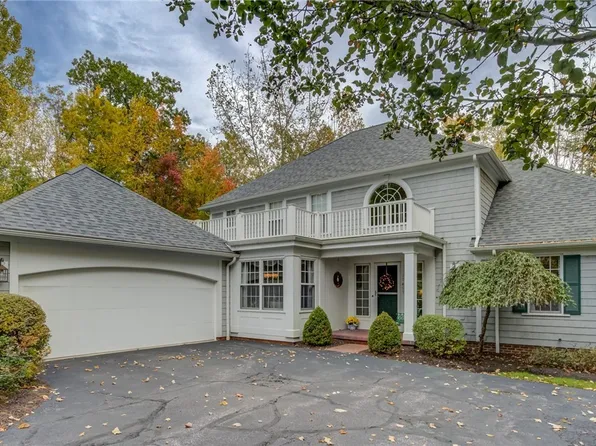 17409 Wild Oak Pl, Chagrin Falls, OH 44023