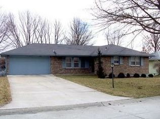 1396 S El Chaparral Ave, Columbia, MO 65201