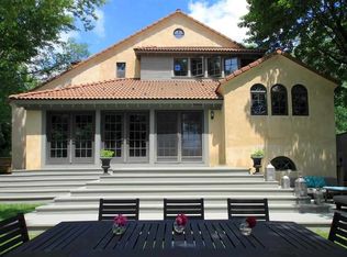 11 Cambridge Rd, Madison, WI 53704