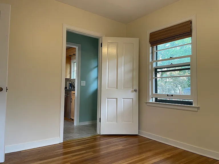 608 Chapman St — Photo 19
