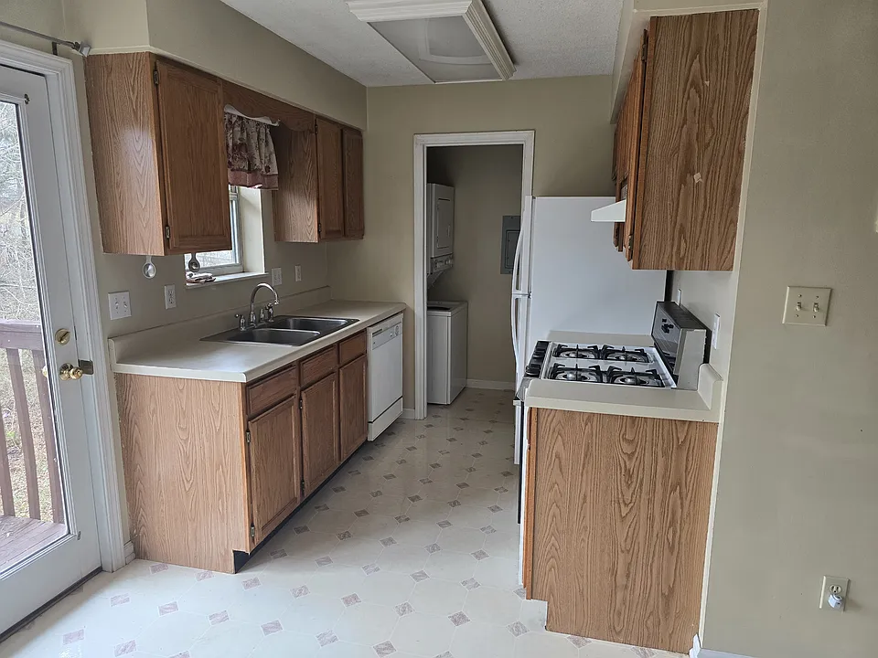 123 Gail Ln #4