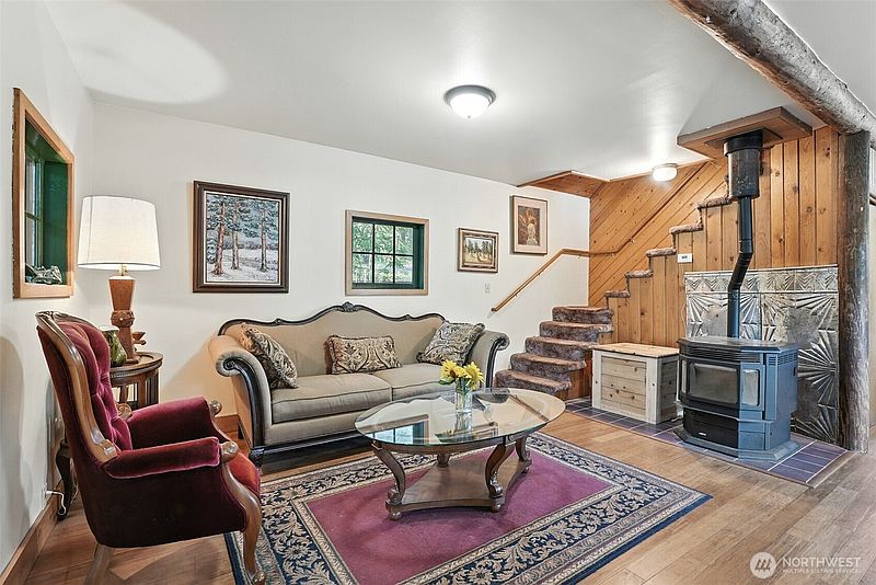 4th image of 3725 Vineyard Way