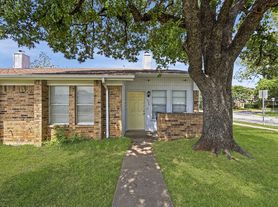 536 Guerin Dr, Arlington, TX