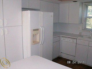 5th image of 4392 Knightsbridge Ln #1