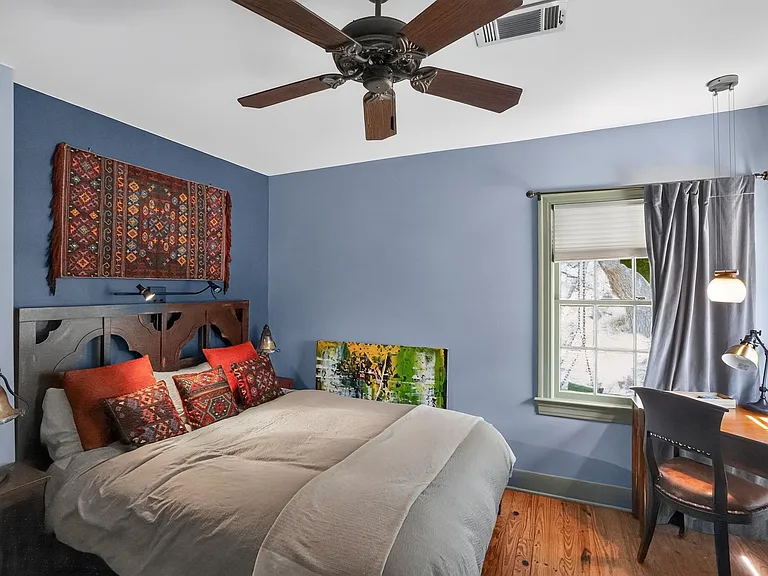 221 Park Ln — Photo 17