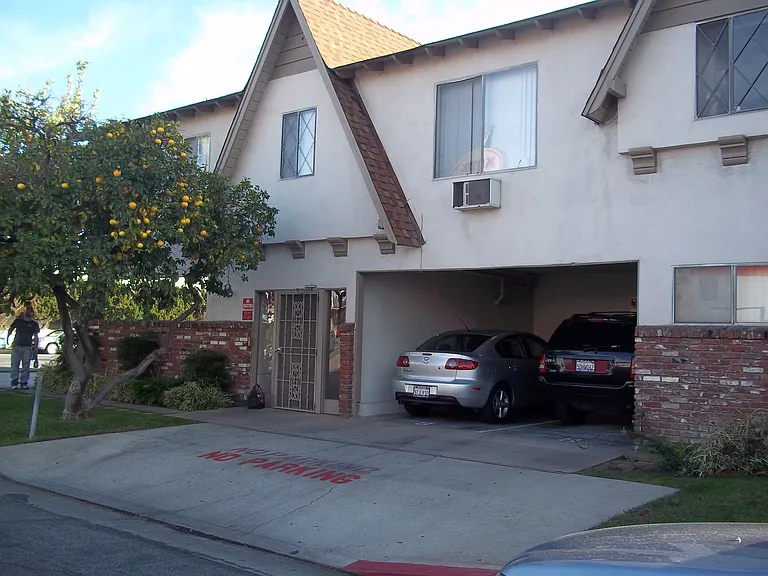 5929 Laurel Canyon Blvd #14 — Photo 17