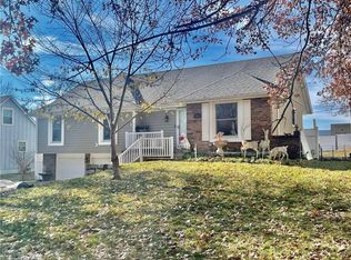 805 N 19th St, Blue Springs, MO 64015