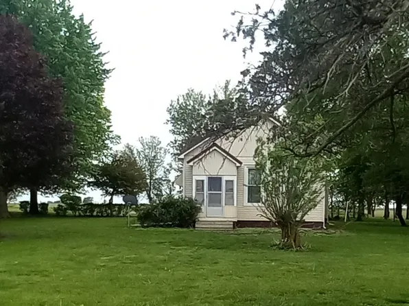 13813 E 525 North Rd, Heyworth, IL 61745