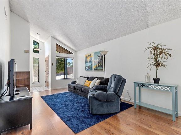 2nd image of 507A Hyacinth Ct