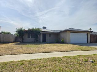 4571 N Kavanagh Ave, Fresno, CA 93705