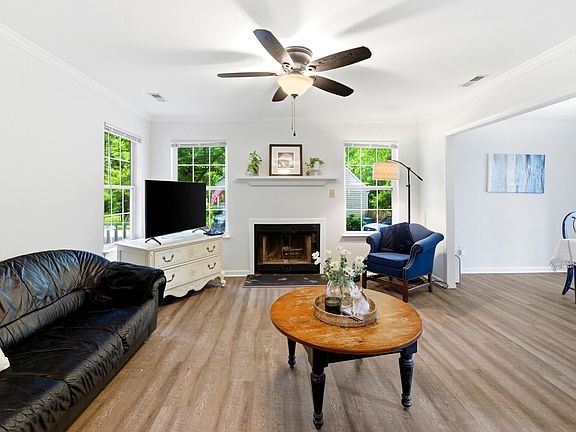 4th image of 604 Vannoy Pl