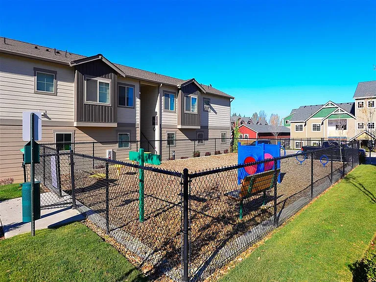 The Arbors at Edgewood — Photo 33