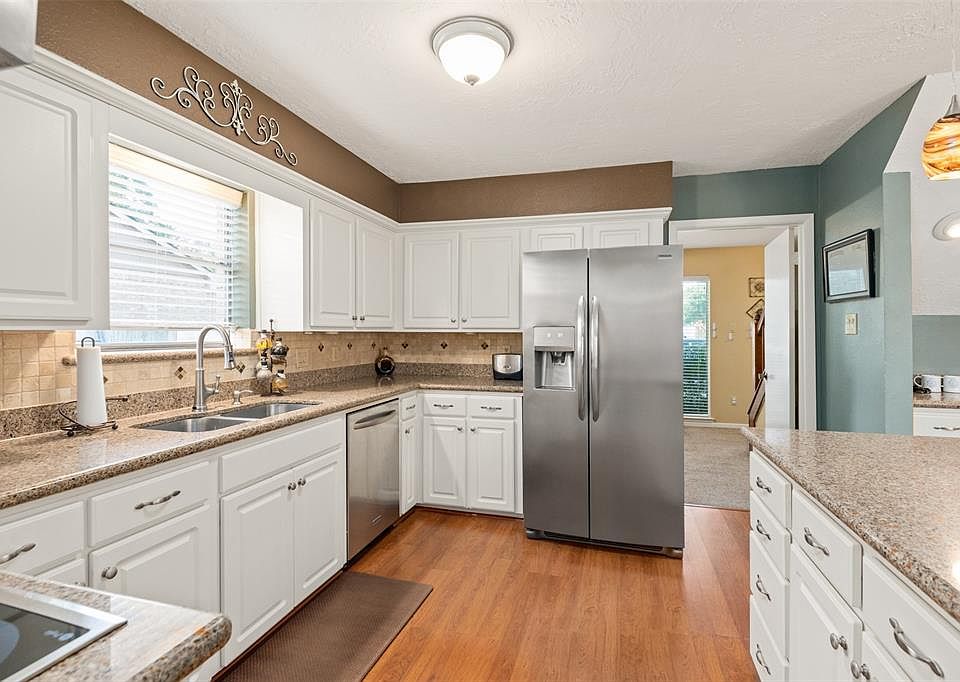 1st image of 15238 Stradbrook Dr