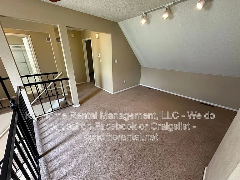 900 NW 36th Street Ter — Photo 14