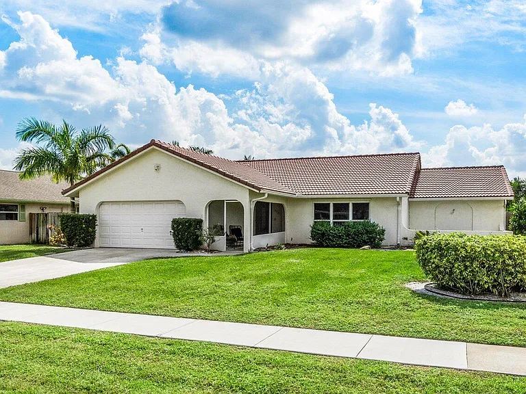 1352 Wyndcliff Dr — Photo 26
