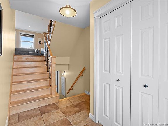 5th image of 485 Evergreen Dr