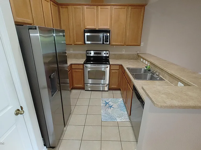 5976 Pavilion Dr — Photo 8