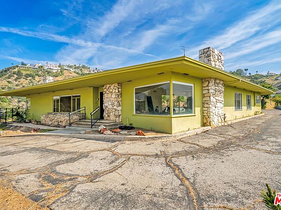 3rd image of 1682 Larco Way