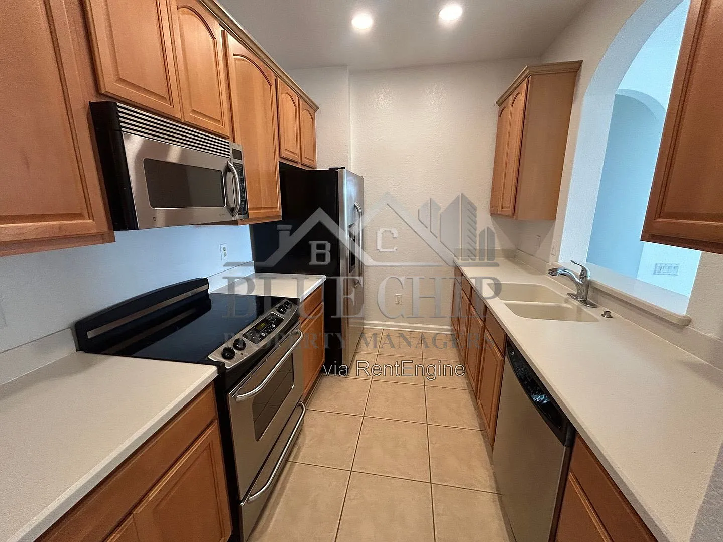 3 bed, 2.0 bath, 1447 sqft, $1,850 — Photo 3