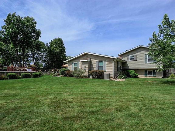 4th image of 514 Oatfield Ln