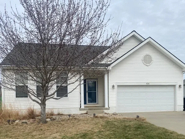 806 Mineral Dr, Papillion, NE 68046