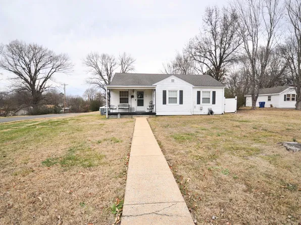 422 W 9th St, Benton, KY 42025
