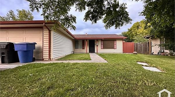 1st image of 133 Mossglen Cir