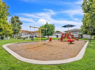 28111 Robin Ave, Santa Clarita, CA 91350